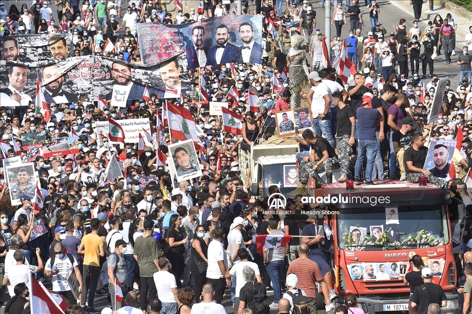 احتجاجات ذكرى انفجار بيروت.. 21 جريحا ومحاولة لاقتحام البرلمان