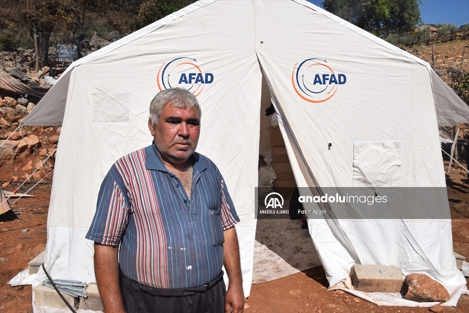 Adana'daki orman yangınında evleri ve kızlarının çeyizi zarar gören aile üzüntü yaşıyor