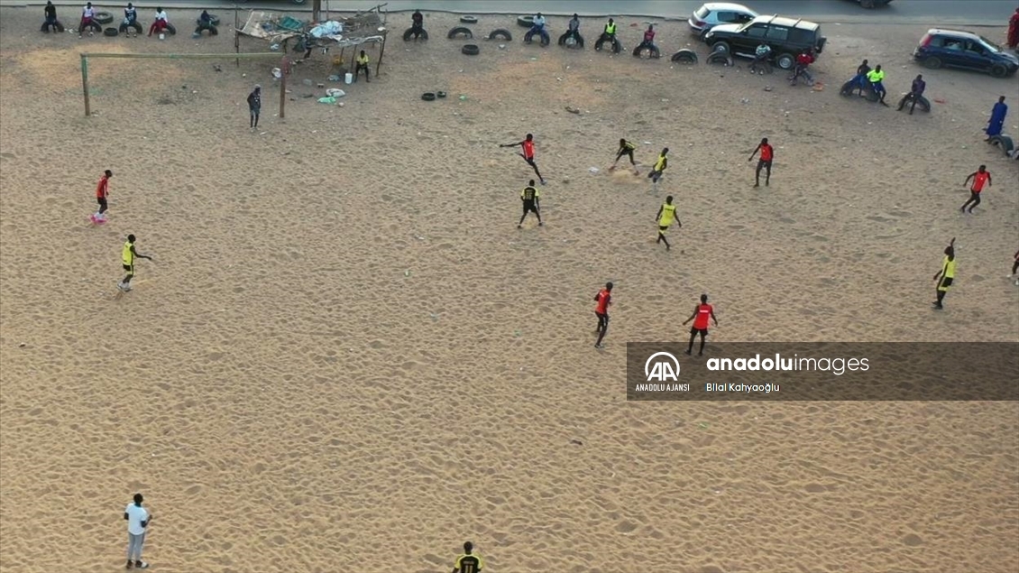 Kara Kıta'nın futbol aşığı çocukları