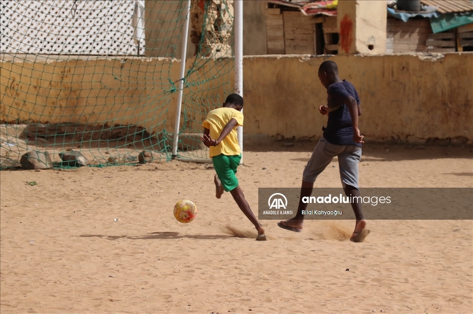 Kara Kıta'nın futbol aşığı çocukları