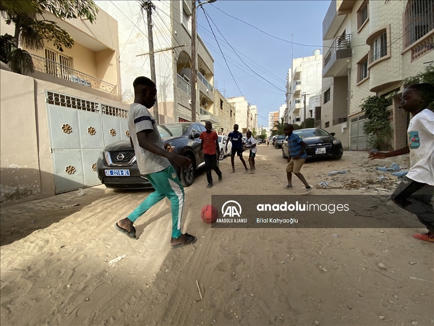 Kara Kıta'nın futbol aşığı çocukları