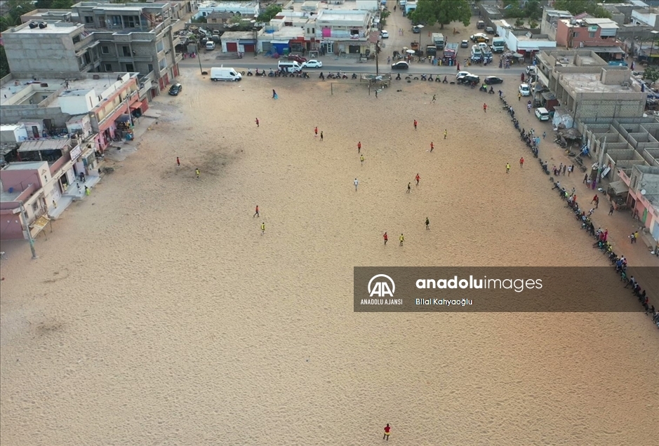 Kara Kıta'nın futbol aşığı çocukları