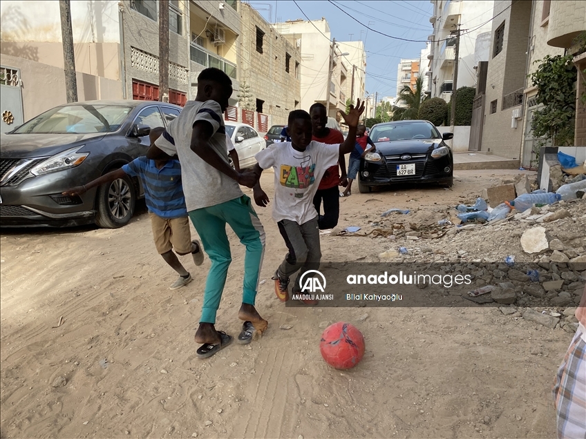 Kara Kıta'nın futbol aşığı çocukları