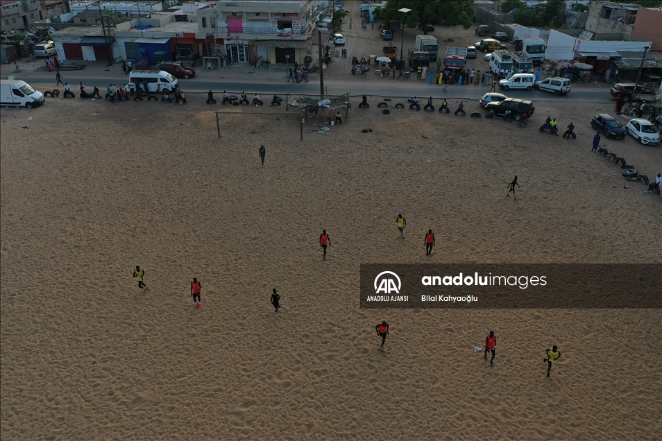 Kara Kıta'nın futbol aşığı çocukları