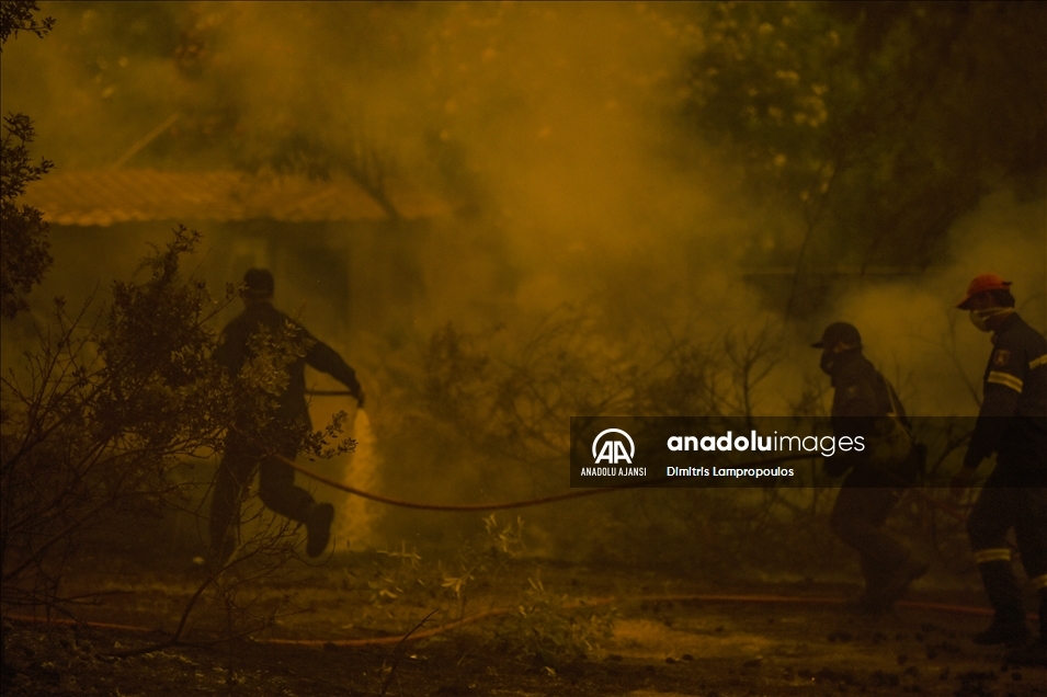 Yunanistan’da orman yangınlarıyla mücadele sürüyor