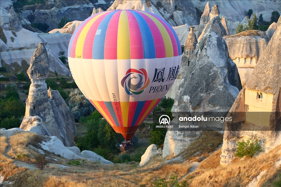 На воздушном шаре в Каппадокии: услугой воспользовались до 140 тыс. туристов