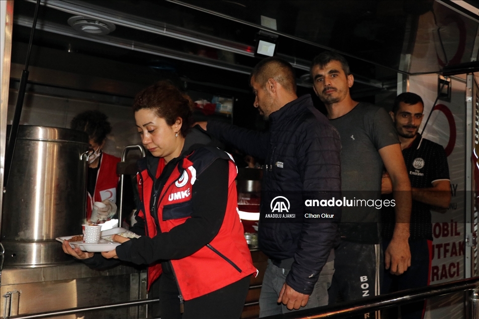 Sel felaketinin yaşandığı Bozkurt ilçesinde ekiplerin çalışması devam ediyor