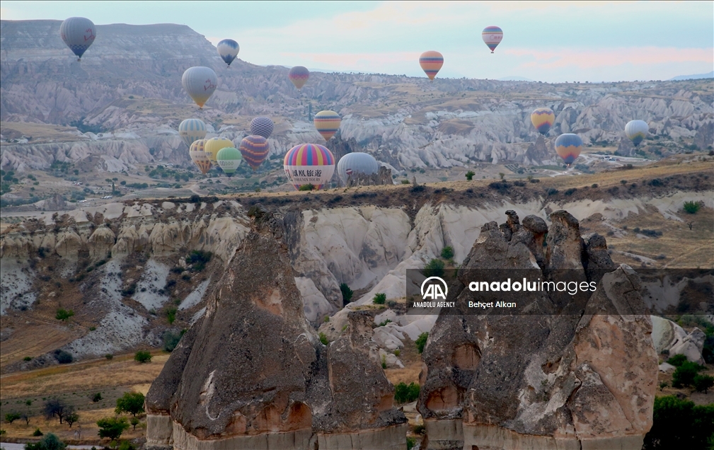 На воздушном шаре в Каппадокии: услугой воспользовались до 140 тыс. туристов