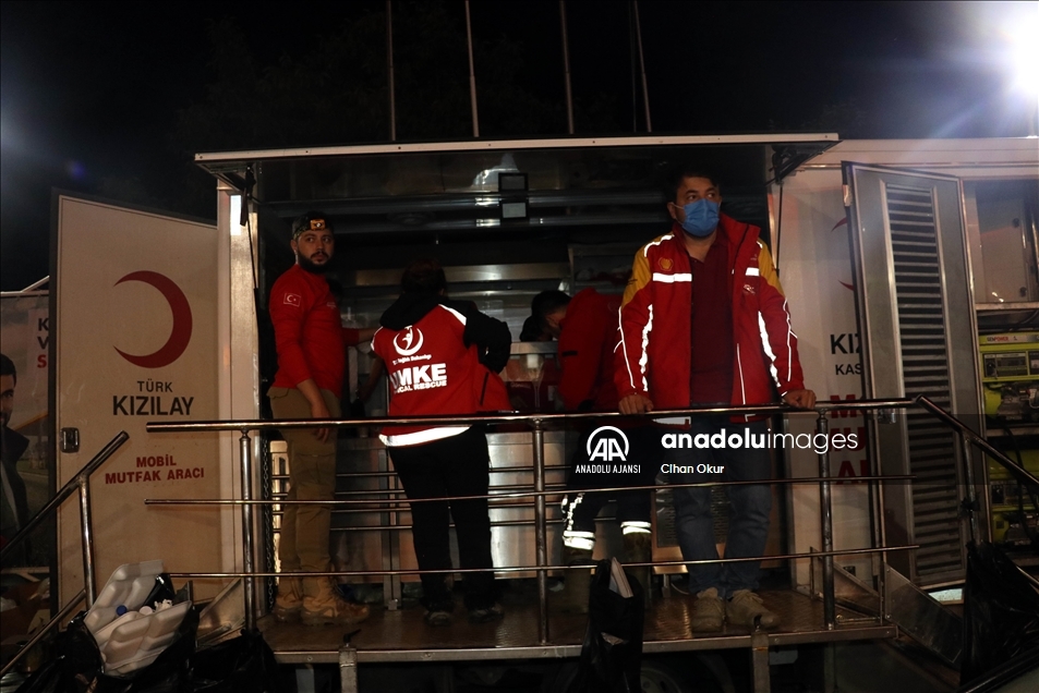 Sel felaketinin yaşandığı Bozkurt ilçesinde ekiplerin çalışması devam ediyor
