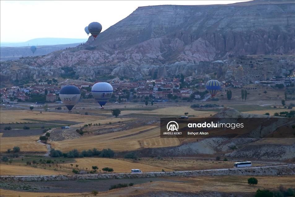 На воздушном шаре в Каппадокии: услугой воспользовались до 140 тыс. туристов