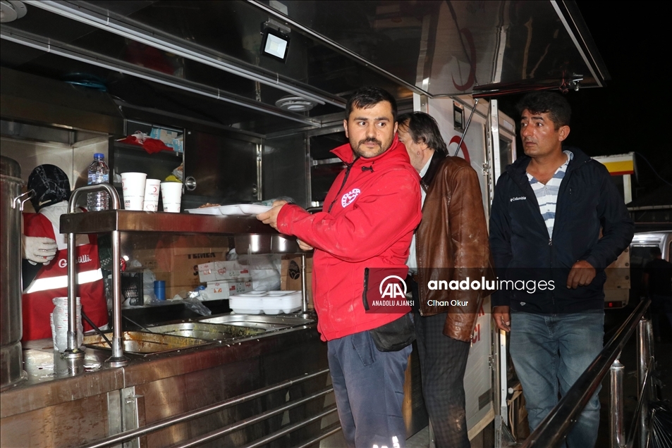 Sel felaketinin yaşandığı Bozkurt ilçesinde ekiplerin çalışması devam ediyor
