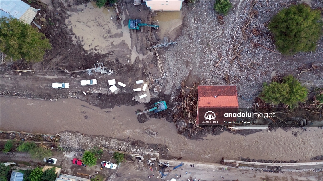 Bartın'da selden etkilenen alanlarda çalışmalar sürüyor