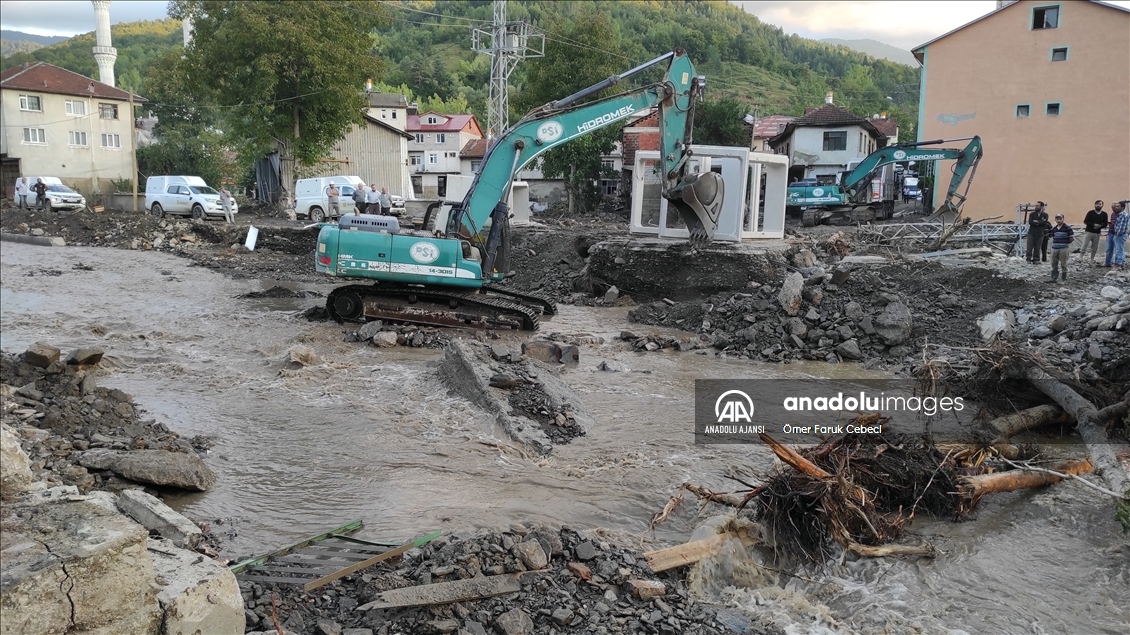 Bartın'da selden etkilenen alanlarda çalışmalar sürüyor