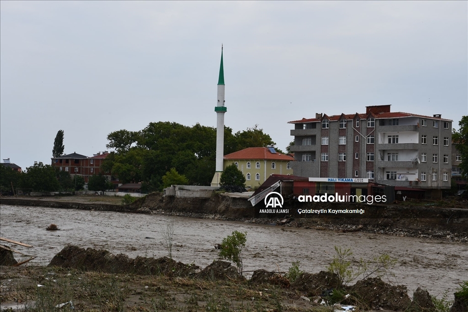 Kastamonu'nun Çatalzeytin ilçesinde selin etkileri ortaya çıktı