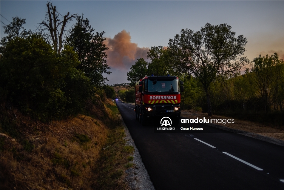Wildfires rage in Southern Portugal
