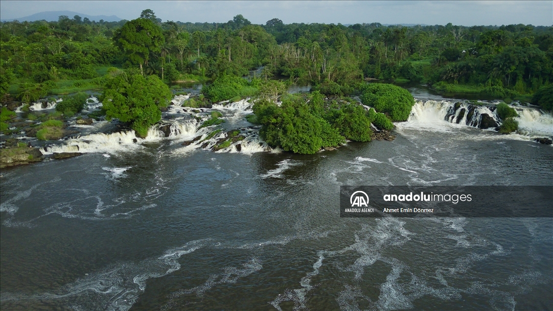 الوحيدة عالميا.. شلالات "لوبي" الكاميرون تغذي مياه الأطلسي