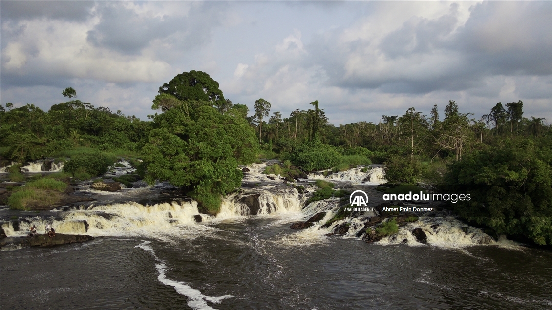 الوحيدة عالميا.. شلالات "لوبي" الكاميرون تغذي مياه الأطلسي