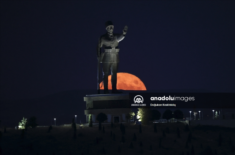 Ankara'da dolunay