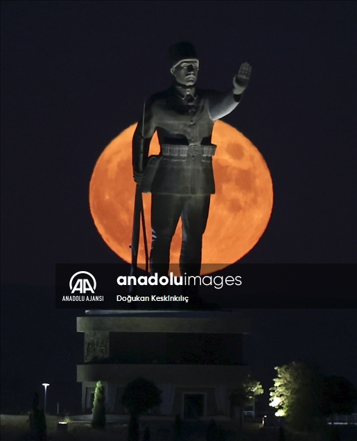Ankara'da dolunay