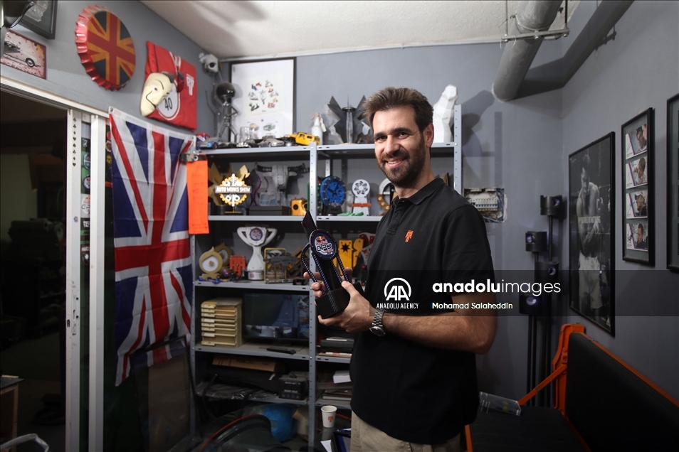 Un Jordanien fabrique des meubles de maison à partir de pièces de voiture usagées