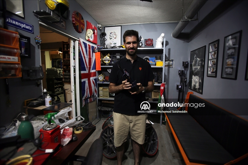 Un Jordanien fabrique des meubles de maison à partir de pièces de voiture usagées
