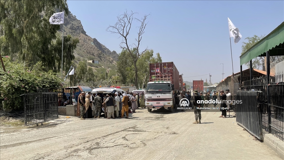 Afghans, who want to flee their country after Taliban’s takeover, are waiting at Torkham border crossing to enter Pakistan