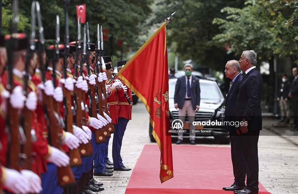 Crna Gora: Turski predsjednik Erdogan stigao na Cetinje, dočekan uz najviše državne počasti 