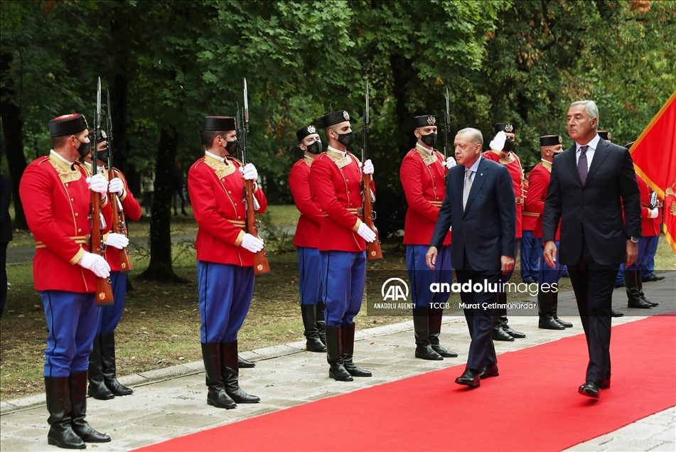 Crna Gora: Turski predsjednik Erdogan stigao na Cetinje, dočekan uz najviše državne počasti 