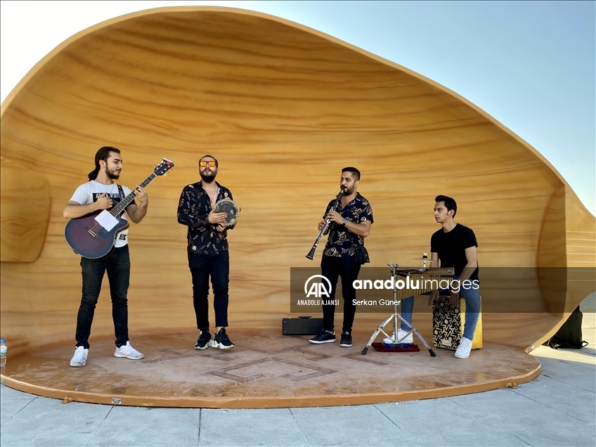 "Müzik şehri" Kırşehir'de sokak sanatçıları için "müzik durakları" oluşturuldu