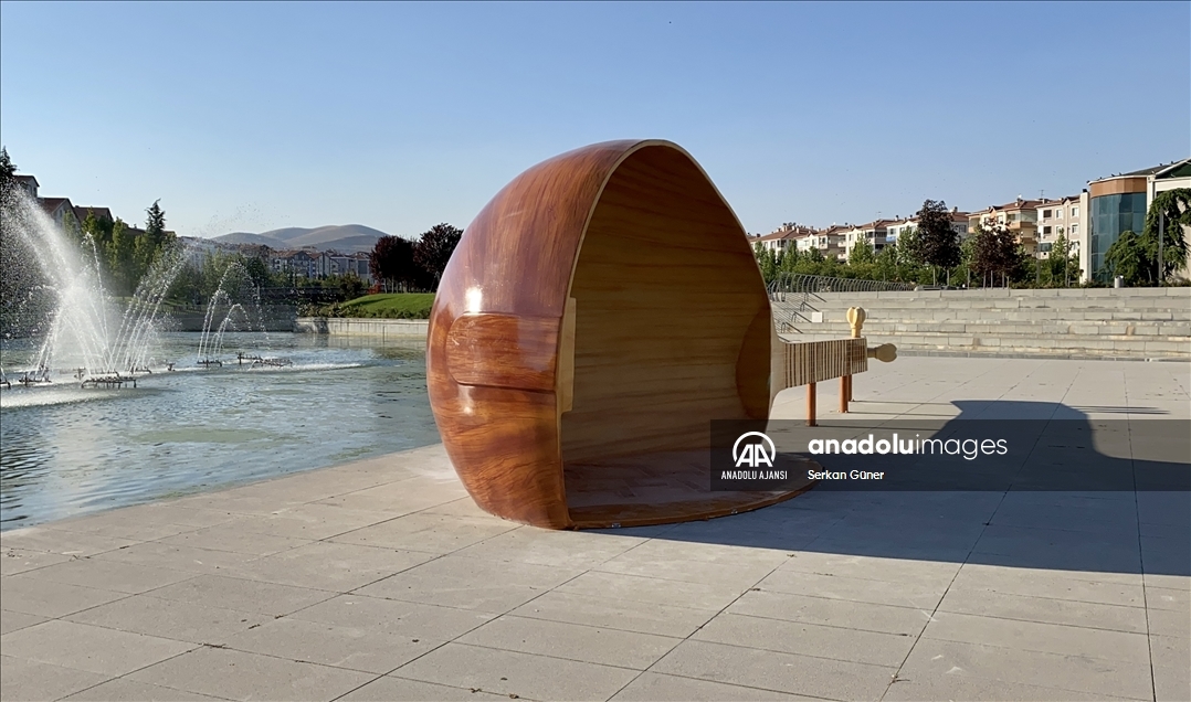 "Müzik şehri" Kırşehir'de sokak sanatçıları için "müzik durakları" oluşturuldu