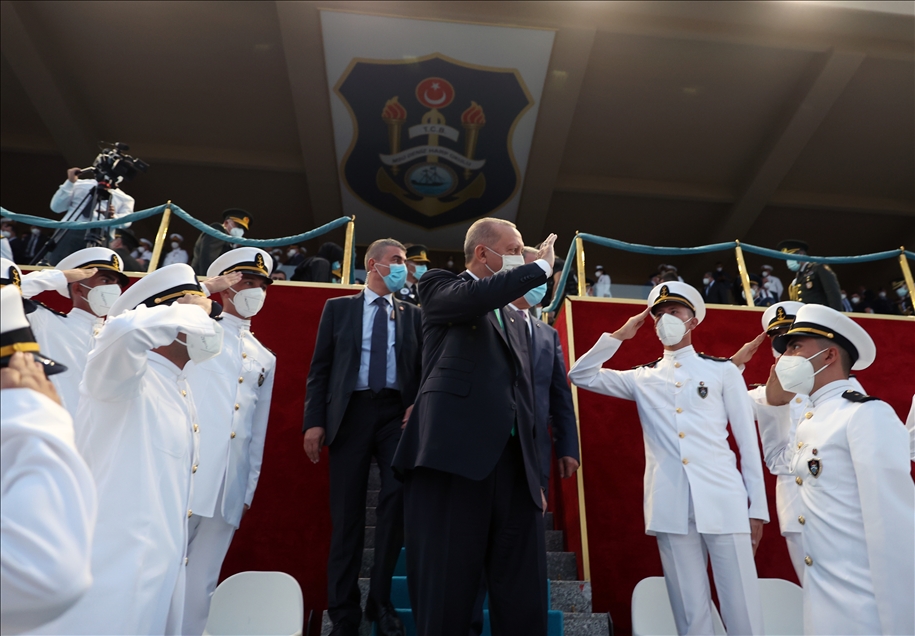 Cumhurbaşkanı Erdoğan, MSÜ Deniz ve Hava Harp Okulu Diploma Alma ve Sancak Devir Teslim Töreni'ne katıldı