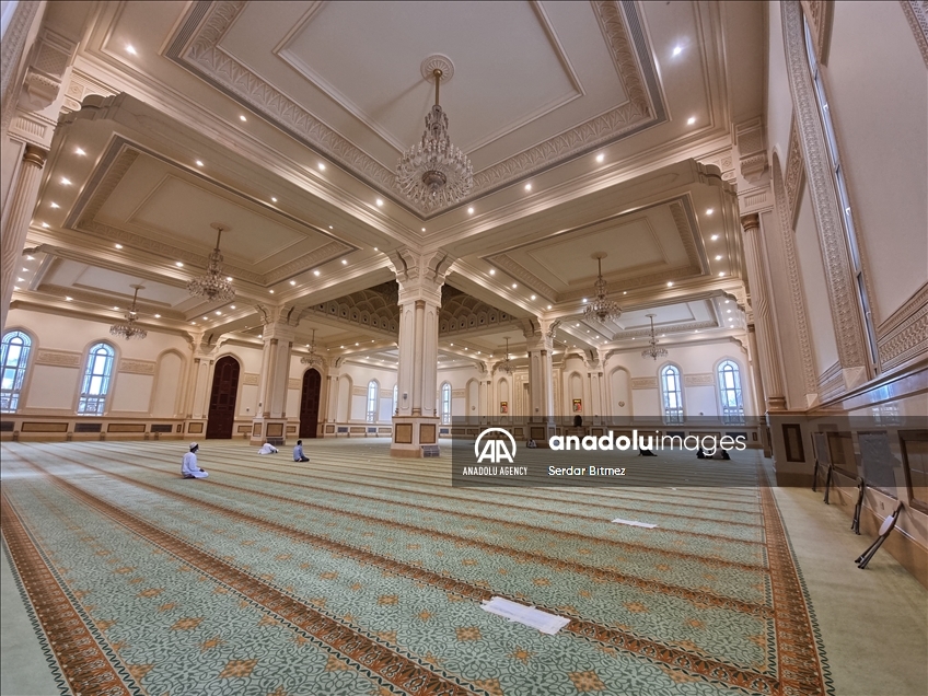 جامع السلطـان قابـوس بصلالة... تحفة معمارية تعكس التراث الُعماني