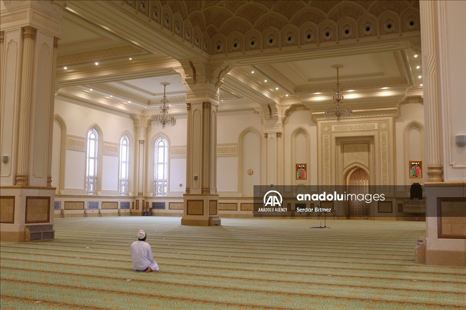 جامع السلطـان قابـوس بصلالة... تحفة معمارية تعكس التراث الُعماني