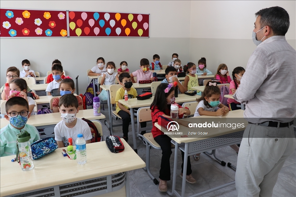 Bolu'da, okul öncesi ve ilkokul 1. sınıf öğrencilerinin uyum haftası eğitimleri başladı