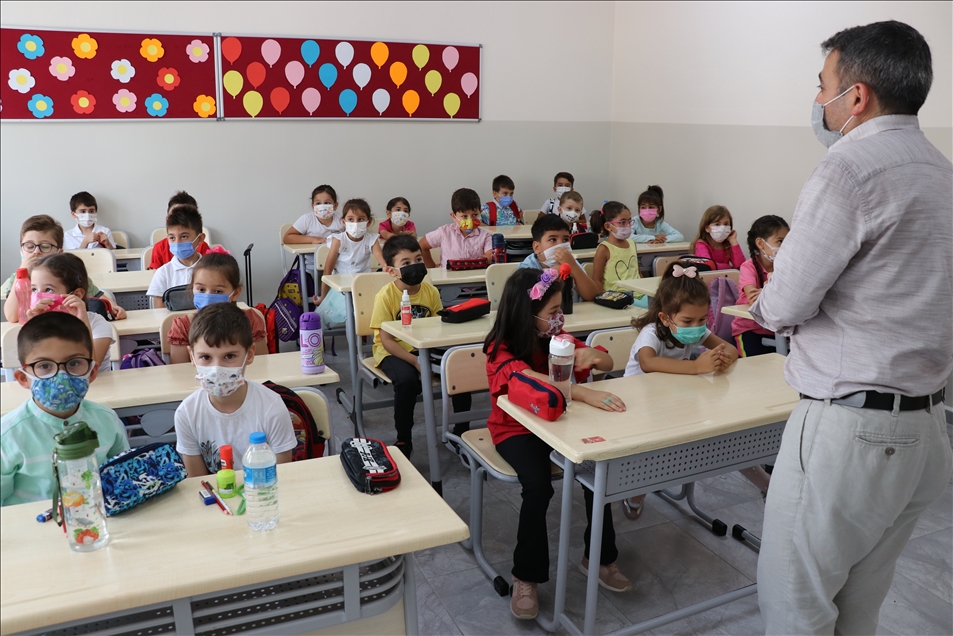 Bolu'da, okul öncesi ve ilkokul 1. sınıf öğrencilerinin uyum haftası eğitimleri başladı