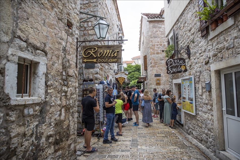 Balkanların turizm ülkesi Karadağ