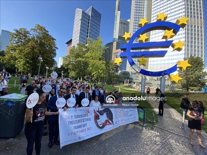 Frankfurt'ta "Göçün 60’ıncı Yılı Korteji" düzenlendi