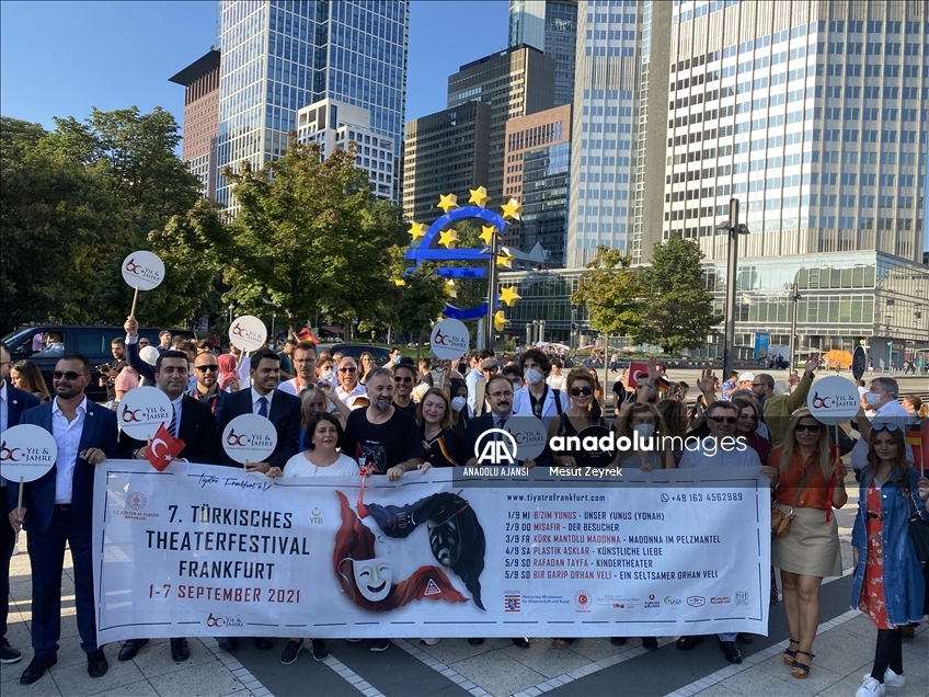 Frankfurt'ta "Göçün 60’ıncı Yılı Korteji" düzenlendi