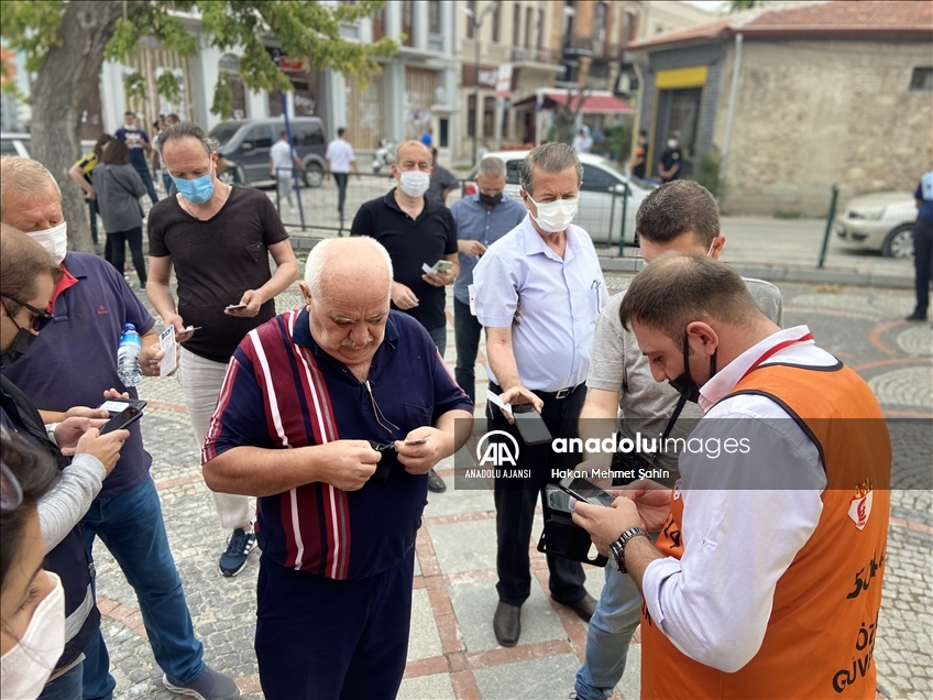Aşılarını yaptırmayan taraftarlar stadyuma alınmadı
