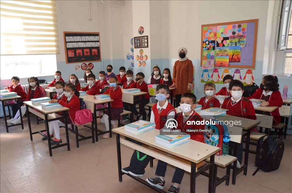 Yeni eğitim öğretim yılı başladı