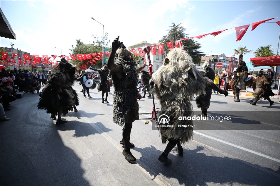 Balıkesir'in kurtuluş törenlerinde işgalde düşmanın korkulu rüyası "Tülütabaklar" canlandırıldı