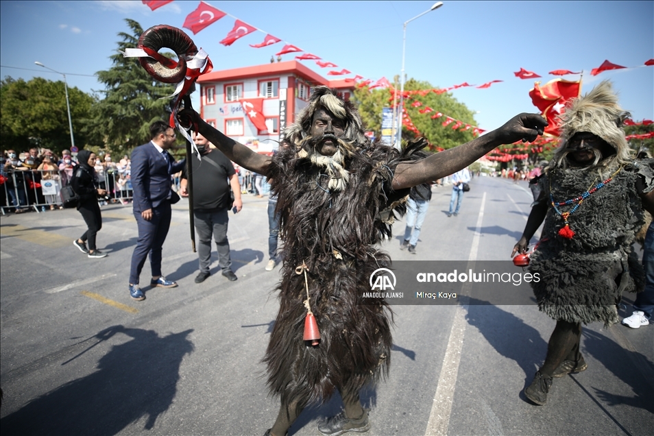 Balıkesir'in kurtuluş törenlerinde işgalde düşmanın korkulu rüyası "Tülütabaklar" canlandırıldı