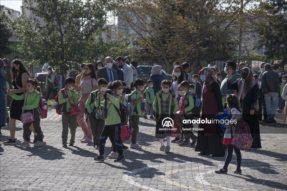 Yeni eğitim öğretim yılı başladı