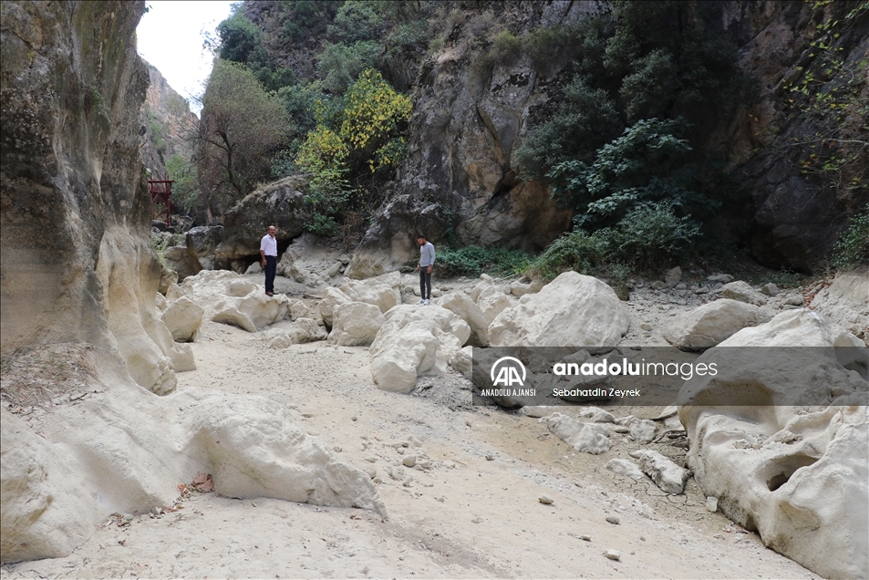 Büyük Menderes Nehri üzerindeki Kısık Kanyonunda sular çekildi