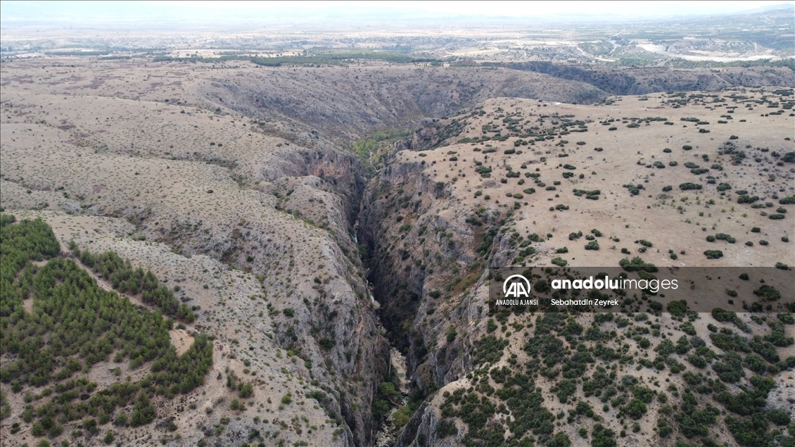 Büyük Menderes Nehri üzerindeki Kısık Kanyonunda sular çekildi