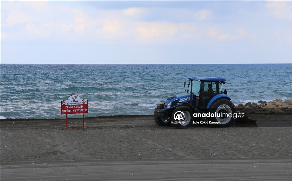 تركيا.. تواصل الجهود لتنظيف تسرب النفط السوري في هطاي