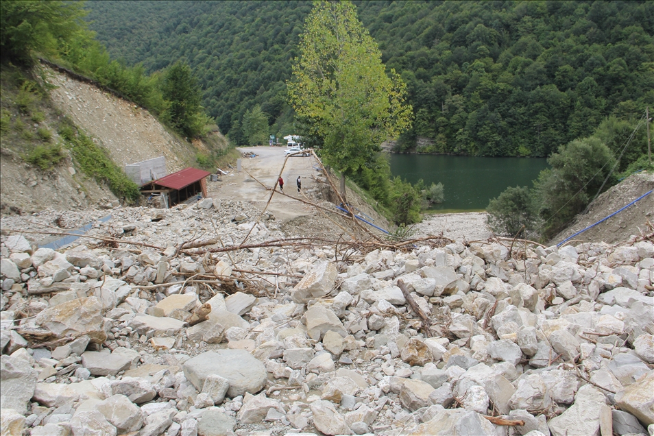 Sel felaketi Erfelek Tatlıca Şelaleri'ni de vurdu