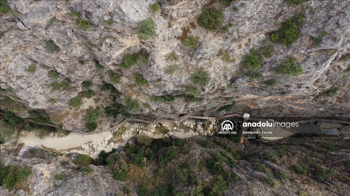 Büyük Menderes Nehri üzerindeki Kısık Kanyonunda sular çekildi