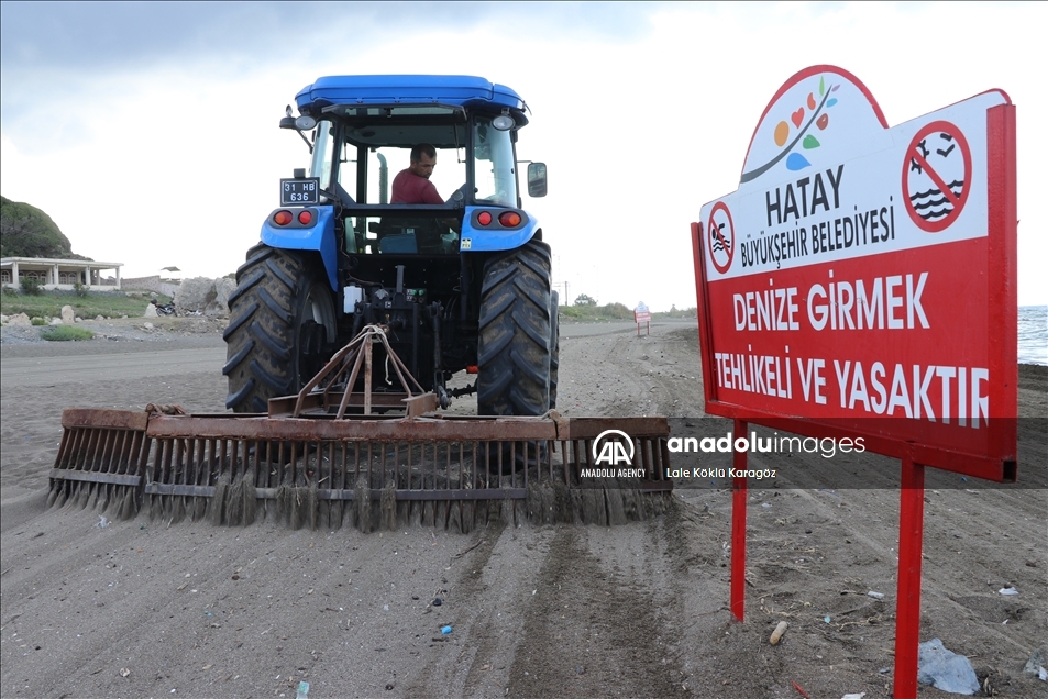 تركيا.. تواصل الجهود لتنظيف تسرب النفط السوري في هطاي