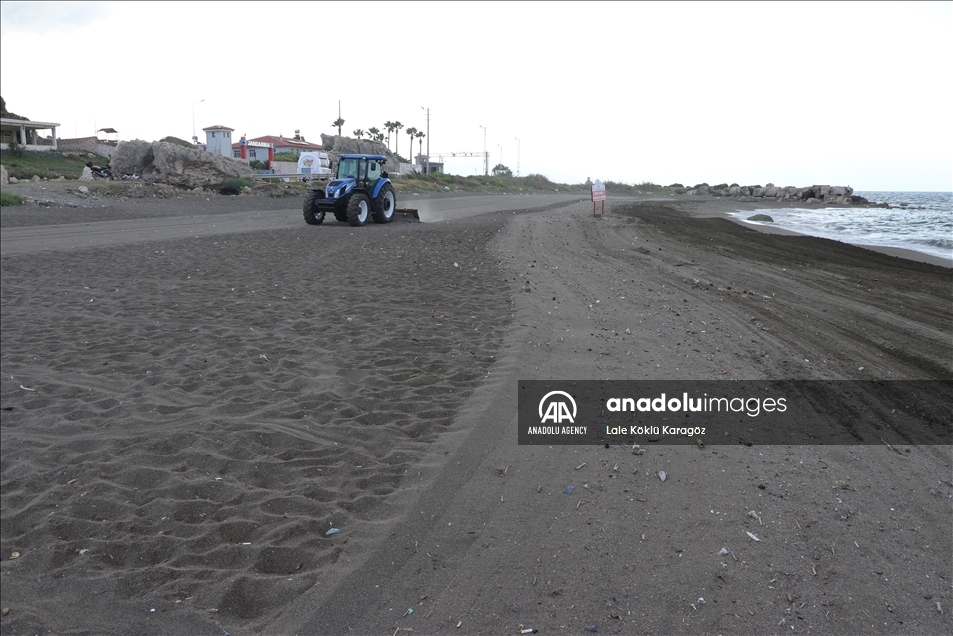 تركيا.. تواصل الجهود لتنظيف تسرب النفط السوري في هطاي